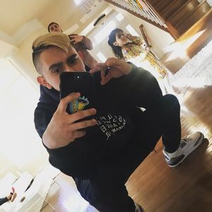 Meet your Posher, Dennis